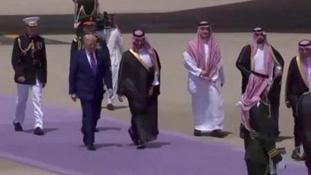 عاجل:الرئيس الأمريكي يصل إلى السعودية في أولى محطات جولته الشرق أوسطية