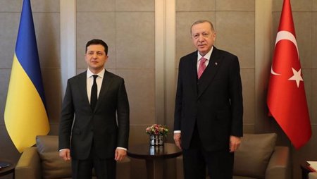 الرئيس أردوغان يبحث مع زيلينسكي آخر التطورات في أوكرانيا