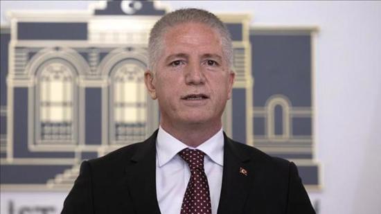 محافظ إسطنبول يحذر من التعاطف مع المتسولين "بقناع المرض" محافظ إسطنبول يحذر من التعاطف مع المتسولين "بقناع المرض"