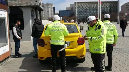 تغريم سائق سيارة أجرة بإسطنبول لاستغلاله سياح أجانب 