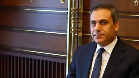 وزير الخارجية التركي الجديد يحظى باهتمام واسع ويتلقى التهاني من نظرائه