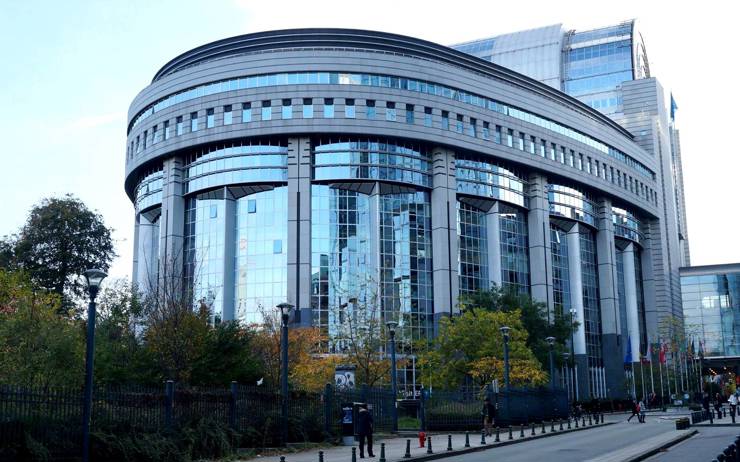 ديوان المظالم الأوروبي يفتح تحقيقاً في دعم أمني لنائبة مؤيدة لإسرائيل