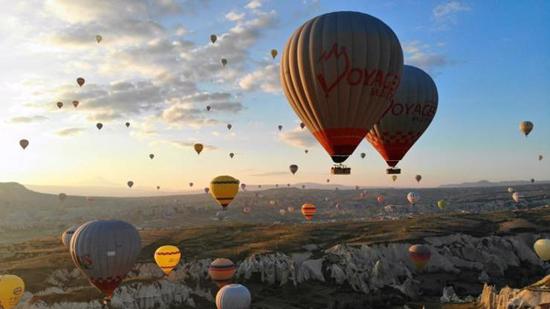 البالونات التركية تغزو الأسواق العالمية: تصدير 42 بالونًا إلى 11 دولة