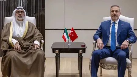 وزير الخارجية التركي يلتقي نظيره الكويتي في أنقرة