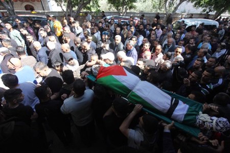 استشهاد 3 فلسطينيين بالضفة الغربية والرئاسة الفلسطينية تحذر من الانفجار