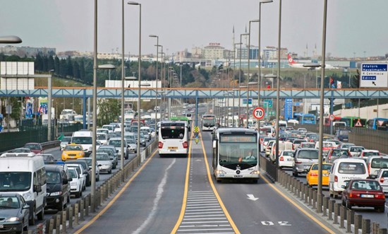 تأخر حافلات وإلغاء أخرى.. غضب من نظام إدارة الحافلات العامة باسطنبول