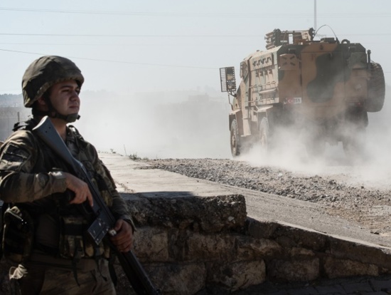 الجيش التركي يستهدف "بي كا كا" الإرهابي برًا وجوًا شمالي سوريا