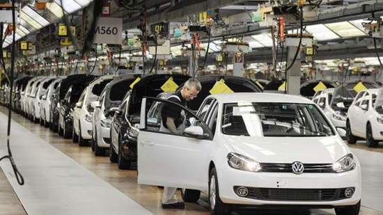 عملاق صناعة السيارات الألمانية تشق طريقها نحو العمل من الأراضي التركية