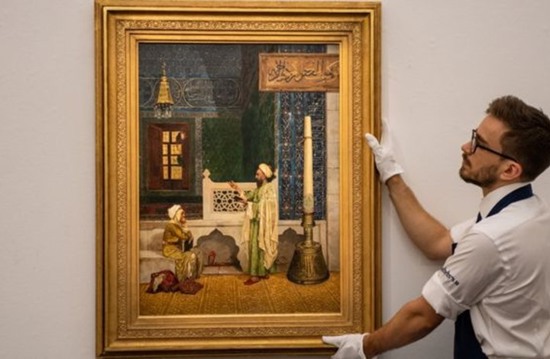 لوحة "درس القرآن" لفنان تركي تباع بمبلغ خيالي في لندن