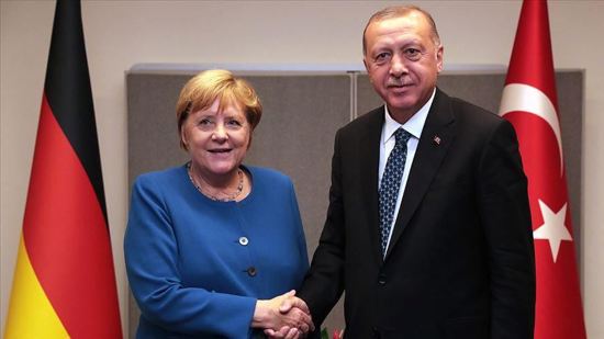 أردوغان يبحث مع ميركل مستجدات أوضاع شمال شرقي سوريا