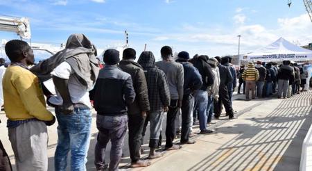 تركيا: اليونان تواصل إجبار المهاجرين على التوجه لحدودنا