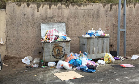 النفايات تتراكم في إسطنبول.. والسكان: هل سنعود للتسعينيات