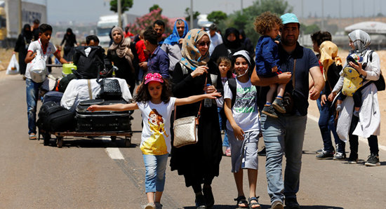 السلطات اللبنانية تعلن عودة 85 لاجئًا سوريًا إلى بلادهم