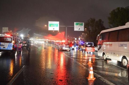 إسطنبول: اكتظاظ طرقات وتسجيل حوادث جراء الطقس السيء