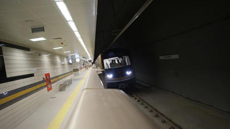 افتتاح مترو جديد في إسطنبول يحمل مليون مسافر يومياً