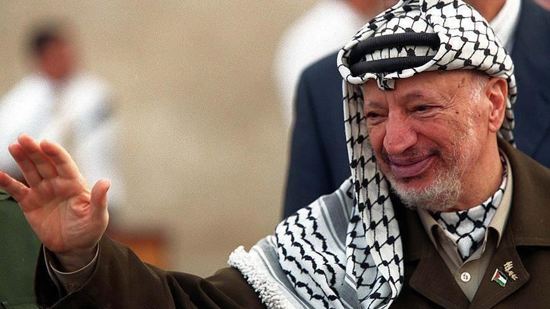 الفلسطينيون يُحيون الذكرى الـ15 لإستشهاد "ياسر عرفات"
