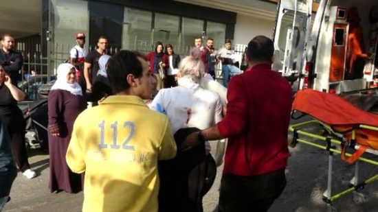 شخص يهاجم امرأة أجنبية وسط إسطنبول بقضيب حديدي