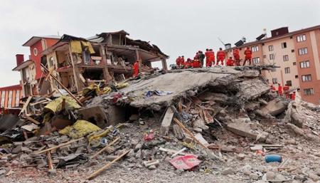 ضحايا يستذكرون زلزال 1999 المدمر شمال غرب تركيا