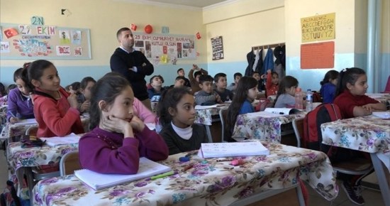 المدرسون السوريون في تركيا: محاولات لإيصال صوتهم عبر رابطة