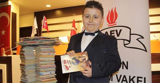 طفل تركي يدخل موسوعة غينيس  بقراءة 1053 كتابا في 4 أشهر