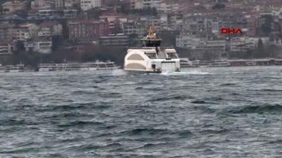 إلغاء رحلات بحرية من وإلى إسطنبول بسبب الظروف الجوية السيئة