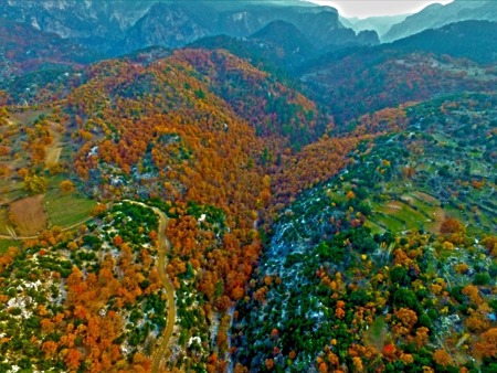 صور :الخريف في محافظة بوردور غرب تركيا.