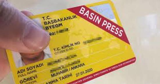 السلطات التركية تلغي بطاقات 685 صحفياً