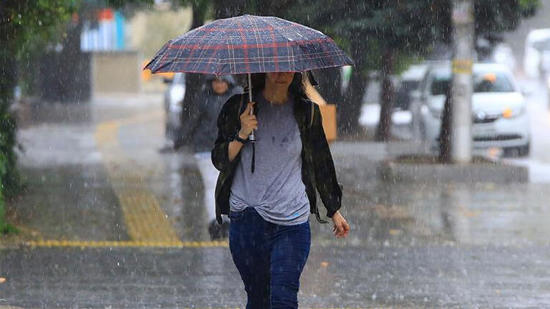 أمطار غزيرة متقطعة في إسطنبول