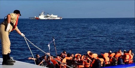 ضبط 630 مهاجرًا بينهم عرب شمال غربي تركيا