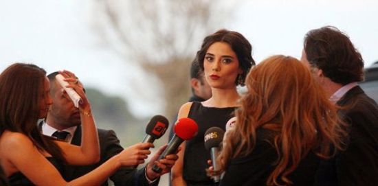ممثلة تركية: الرئيس أردوغان ليس الله.. والدافع !