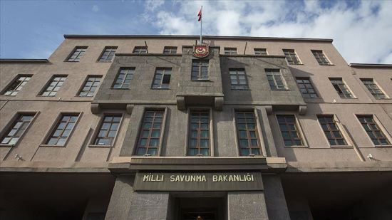 الدفاع التركية تعلن استسلام 3 إرهابيين من "بي كا كا/ي ب ك"