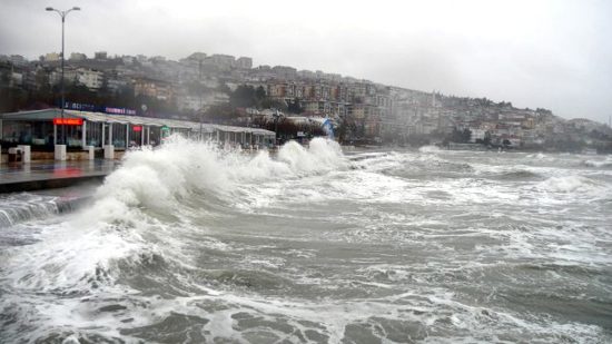 تحذير هام من بلدية إسطنبول : عاصفة قوية ستضرب المدينة