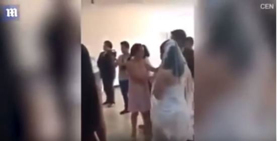 امرأة تعتدي على حفل زواج "عشيقها" وزوجته في حالة "هستيرية"