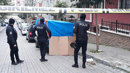 العثور على جثة رجل في شارع عام وسط إسطنبول