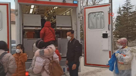 عاجل.. نقل 12 شخصًا بينهم 9 صينيون إلى مستشفى بإسطنبول