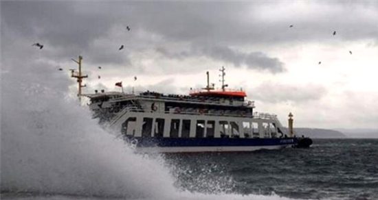 إلغاء الرحلات البحرية في إسطنبول بسبب الطقس