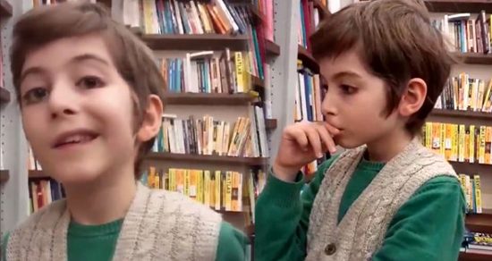 طفل تركي يصبح حديث الإعلام بعد قراءته 250 كتابًا في 5 أشهر