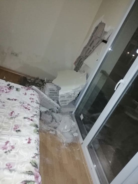 حادث غريب.. سيارة تقتحم شقة مقيم عربي في إسطنبول