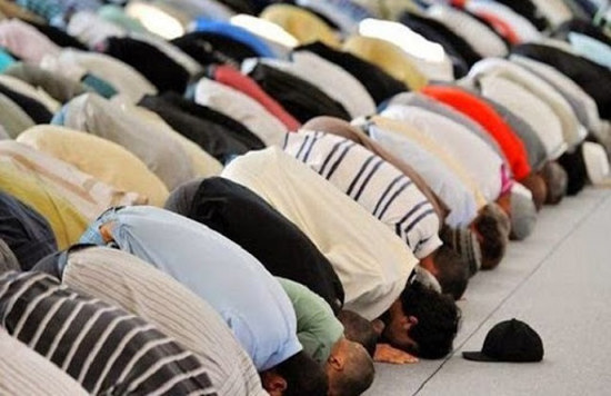 اتحاد علماء المسلمين يدعو لوقف صلوات الجماعة