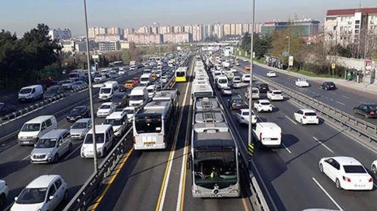 انخفاض استخدام وسائل النقل العام بإسطنبول بنسبة 48 في المائة