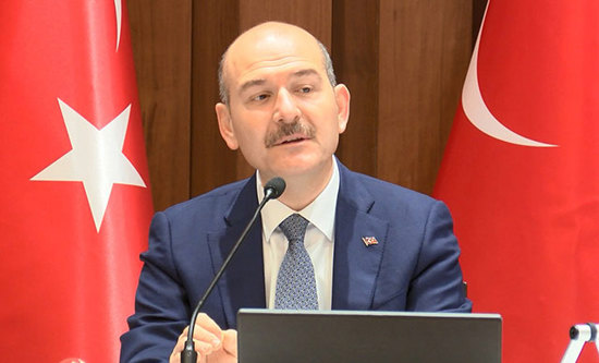 وزير الداخلية التركي يهدد شركات تصنيع الأقنعة الطبية