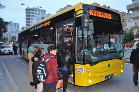 وسائل النقل العام متاحة مجانًا لهذه الفئة من العاملين في تركيا