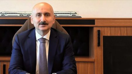 وزير النقل الجديد.. عمل في بلدية إسطنبول واستقال بعد انتخاب أكرم إمام أوغلو