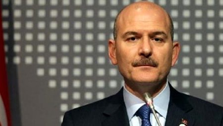وزير الداخلية التركي يستقيل من منصبه