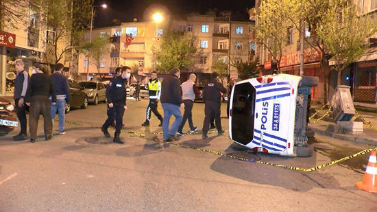 ​​​​​​​إصابة ضابطي شرطة في منطقة غازي عثمان باشا وسط إسطنبول