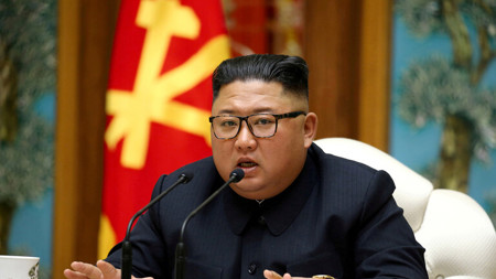 زعيم كوريا الشمالية يظهر علناً لأول مرة