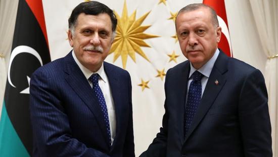 أردوغان يناقش مع السراج مستجدات الأوضاع في ليبيا