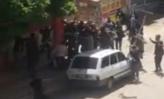 الشرطة تفض شجار عائلي في شانلي أورفا جنوب تركيا