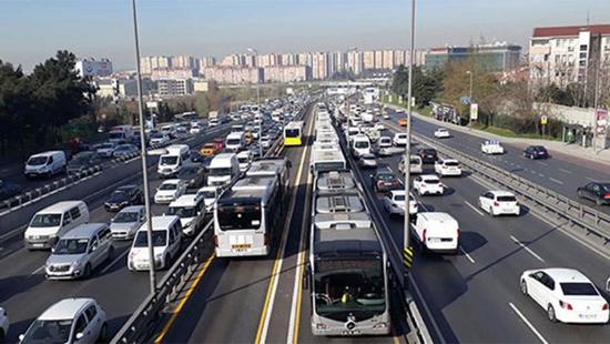 بلدية إسطنبول : وسائل النقل ستعمل بكامل طاقتها غداً