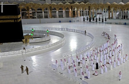 السعودية تقرر فتح المساجد وتضع شروطاً للصلاة فيها